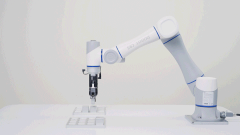 Robot DOBOT en acción